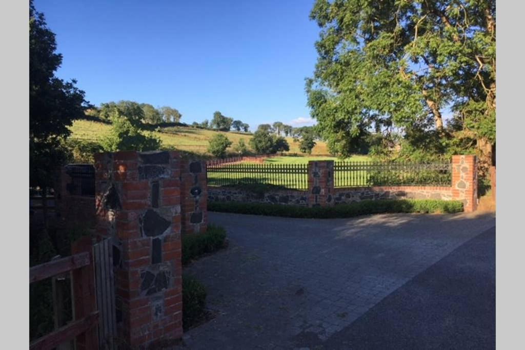 Period Coachhouse Villa Newbliss Exterior photo